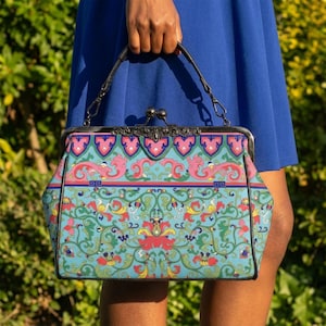Chinoiserie Kisslock Handbag - Bohemian Floral Pattern Purse