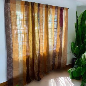 Tende gialle Boho Saree Tende Saree fatte a mano riciclate con strisce Saree Tenda Hippie trasparente per finestre e porte Arredamento per la casa Boho Saree