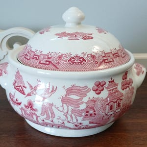 Churchill, Red Willow, Red and White Transferware, Covered Vegetable Server