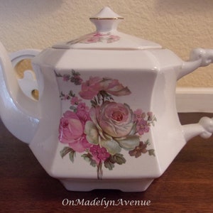 Royal Park, English Teapot with Pink Roses and Gold Trim