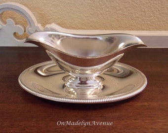 WM Rogers Silverplate, Double Sided Gravy/Sauce Boat with Attached Spill Tray, 4213