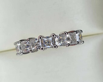 1.68 Karat Moissanit 7 Stein Ring in Platin Überzug 925 Sterling Silber GRÖSSE M