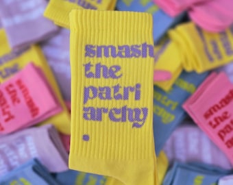 Chaussettes d'été « À bas le patriarcat » en coton, roses et rouges, chaussettes de tennis, chaussettes de sport, cadeau de Noël, anniversaire