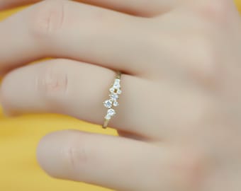 FEDI NUZIALI A GRAPPOLO / Anello in oro impilabile con diamanti Moissanite / Anello nuziale da donna in oro 14k con moissanite / Anello di fidanzamento regalo