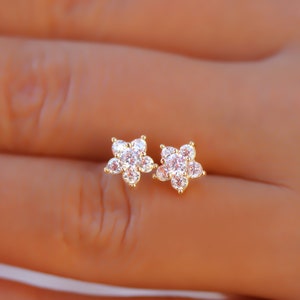 14k Gold Earrings for Women - FLOWER STUD EARRINGS | Round Cut Moissanite Diamond Gold Stud Earring | Flower Shape Push Back Stud Earring