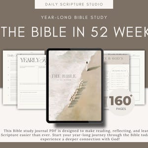 Puede incluir: Un diario digital de estudio bíblico titulado "The Bible in 52 Weeks" con una escena de playa en la portada. La imagen incluye una tableta, varias páginas y el texto "160+ PAGES". El diario está diseñado para un estudio de un año.