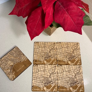 Ensemble de 4/6 sous-verres de carte de la ville. Bois carré de 4 pouces, plan de ville personnalisé de votre choix