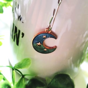 Mesh Tea Ball Strainer Loose Tea Infuser with Crescent Moon Charm