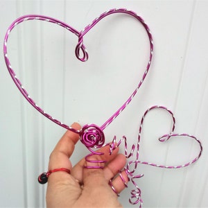 Modern Tree Topper Set In Fuschia Pink for Valentine&#39;s Decor