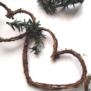 Rustic Vine Heart Chain Garland With Green Wild Leaves