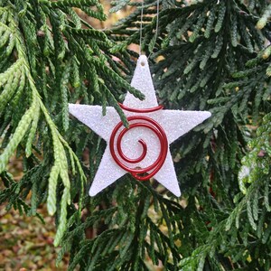 Unique Mini Star Ornament in White & Red 2pcs