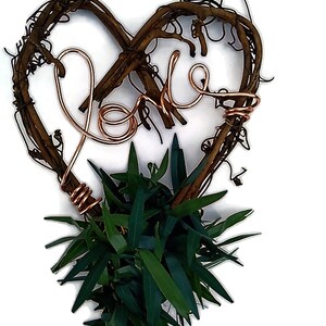 Incantevole decorazione per torta nuziale a tema foresta