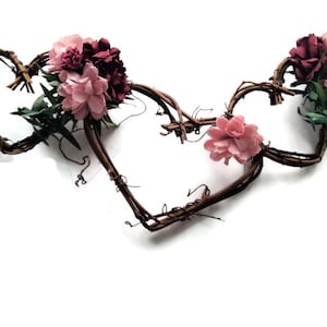 Ghirlanda floreale rustica con fiori di carta bordeaux e rosa per addio al nubilato, decorazioni nuziali, servizi fotografici
