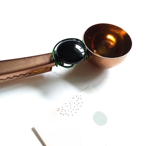 Beaded Coffee Scoop Bag Clip: Rose Gold Copper with Black Onyx