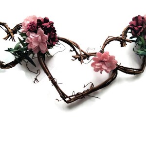 Ghirlanda floreale rustica con fiori di carta bordeaux e rosa per addio al nubilato, decorazioni nuziali, servizi fotografici