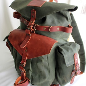 Handgemaakte Bushcraft-rugzak: rugzak van leer en gewaxt canvas, reizen, kamperen, wandelen, gepersonaliseerd, avontuur, bushcraftspullen, grote militaire tas