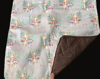 Quilted Mushroom Pattern Mat: Waterproof Padded Ground Cover