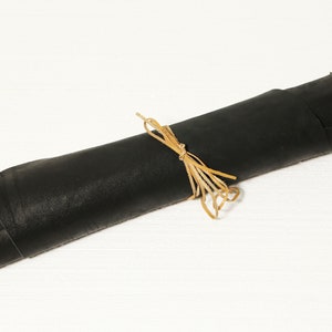 Pezzi di PELLE CAMMELLO ANTICATO | Ritagli di pellame italiano da 1 Kg colore nero | Camel leather