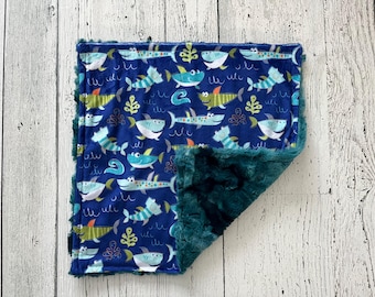 Sharkies Minky Lovey double face - Couverture de sécurité pour bébé - Couverture douce et confortable