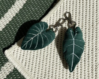 2 Mini Leaf Keychains - Velvet Gloriosum & Frydek