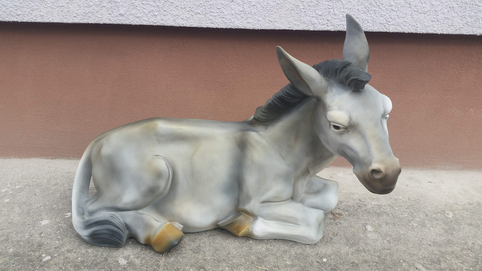 resin donkey statue