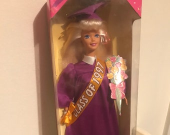 1997 Graduation Barbie-New-NRFB-PERFECT GRADUATION Gift!!!