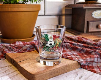 Vaso de chupito con el emblema de la selección mexicana de fútbol de 2026