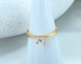 14k Solid Gold Solitaire Ring, 14k Solid Gold Engagement Ring, 14k Solid Gold Cubic Zirconia Ring (Inside Stamped)