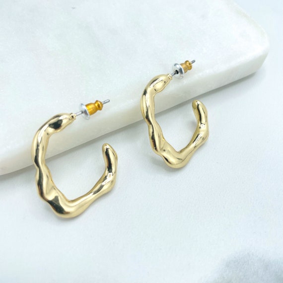 22mm Irregular Hoop Earring Silver 22mm Irregular Hoop Earring Silver