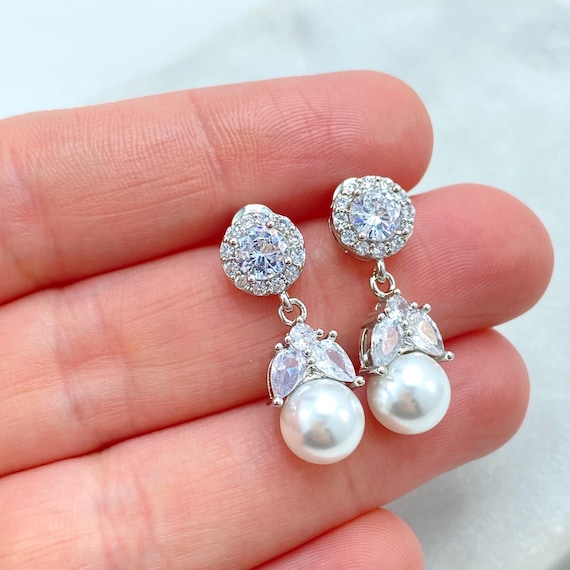 Pendientes Perlas Ultimas Tendencias En Pendientes De Novia Pendientes Perlas Ultimas Tendencias En Pendientes De Novia Pendientes  Colgantes De Perla Plateada, Con Halo De