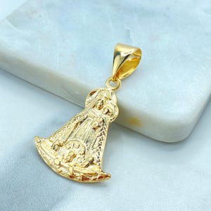 Pendentif Virgen de la Caridad del Cobre rempli d'or 18 carats, pendentif religieux Sainte Caridad del Cobre, bijoux en gros