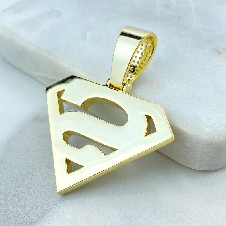Colgante de Superman con circonita cúbica y baño de oro de 18k, colgante con el logo de Superman, colgante de Superman estilo hip hop, colgante de Superman con incrustaciones de circonitas, joyería al por mayor imagen 3