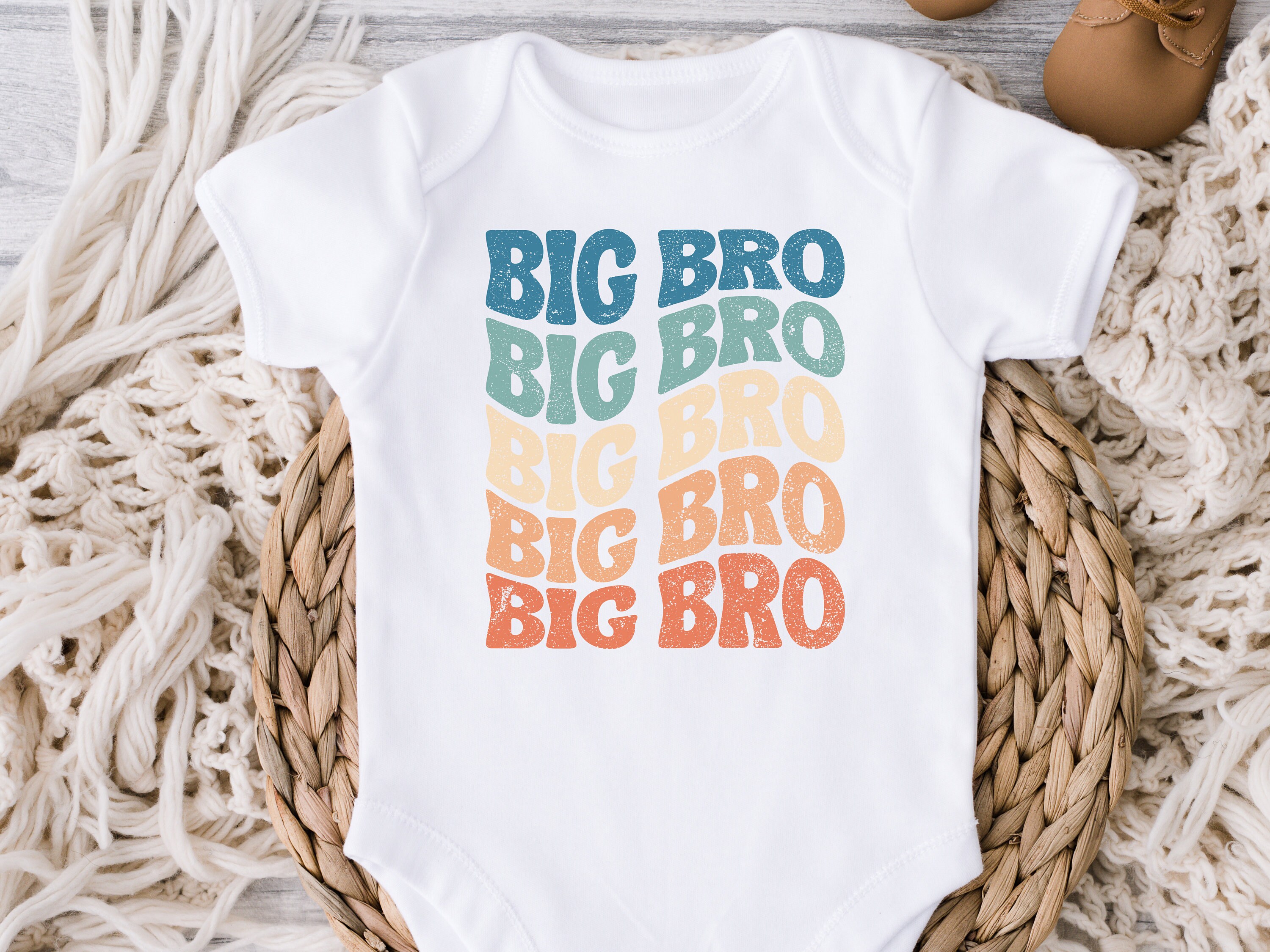 Discover Big Brother Shirt, Big Bro T-Shirt, New Big Brother Tee, Boys Toddler Raglan, Wavy Retro Vintage Boy T-Shirt, New Baby Announcement, 1093
