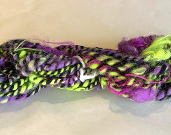 Hilo artístico GOBLIN SHOCK: Fibra novedosa en tonos lima, morado y negro - Hecho en EE. UU.