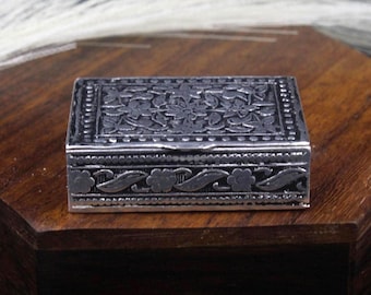 Handcrafted Silver Sindoor Box: Floral Engraved Kumkum Dabbi