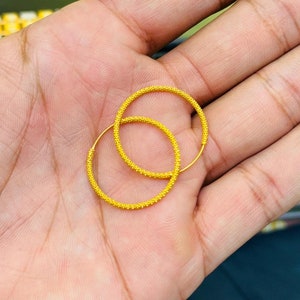 18K Gold Hoop Earrings - Delicate Textured Design, Lightweight & Elegant Jewelry Gift for Women
