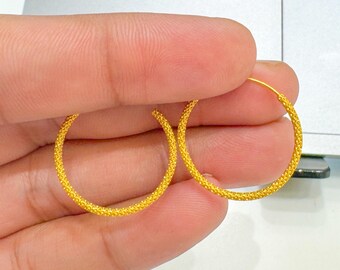 18K Gold Hoop Earrings | Lightweight Minimalist Hoops | Dainty Everyday Jewelry for Women