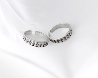 Floral Toe Ring: Oxidized Sterling Silver, Adjustable (Boho Foot Jewelry)