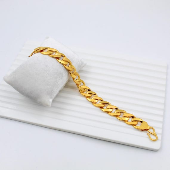 22K Gold Cuban Link Bracelet for Men: Lightweight Daily Wear