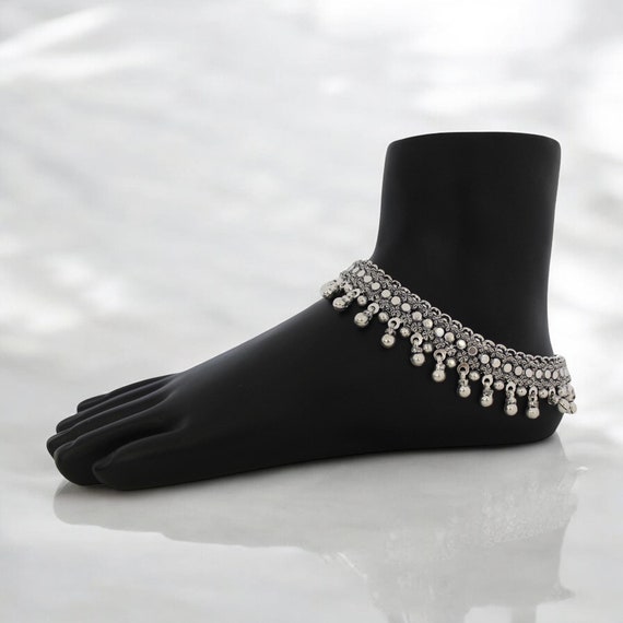 Handcrafted Antique Silver Charm Anklet: Bohemian Style Jewelry