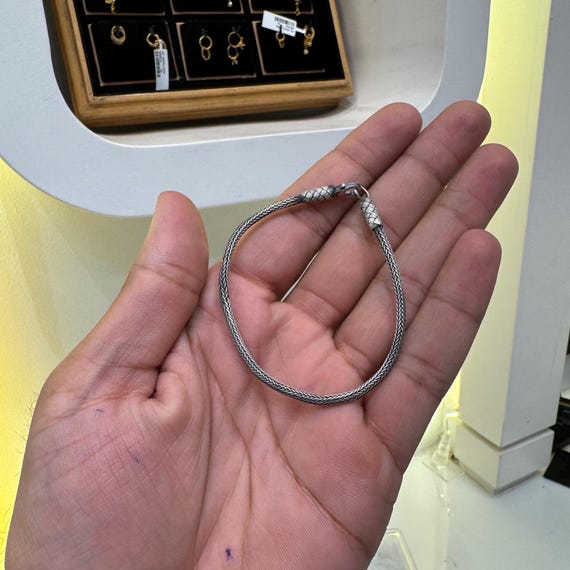 Silver Braided Bracelet: Minimalist Unisex Design