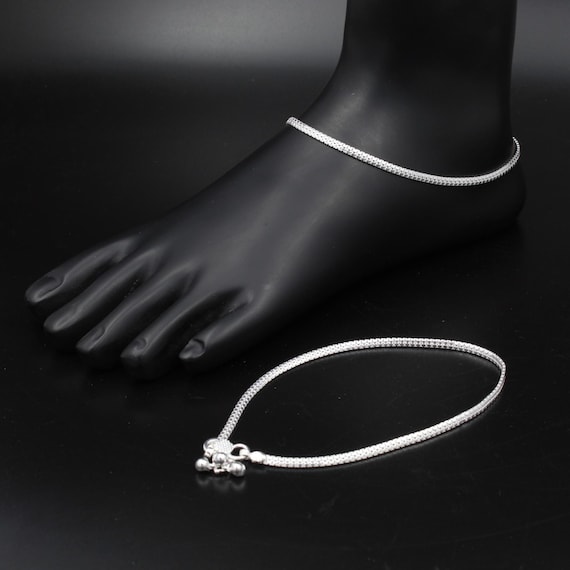 Minimalist Silver Anklet: Elegant Dangling Charms, Everyday Foot Jewelry