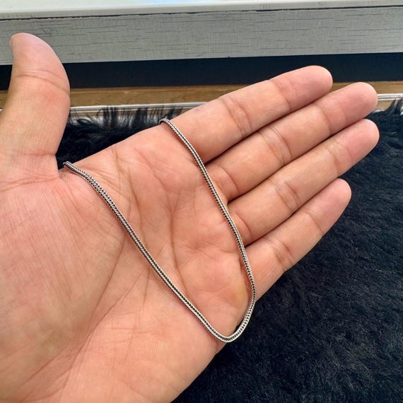 Silver Chain Necklace: Sleek Modern Unisex Jewelry