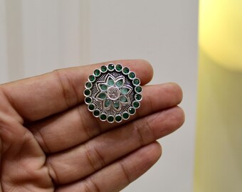 Elegant Silver Adjustable Ring with Green Stone Detailing - Vintage-Inspired Statement Jewelry