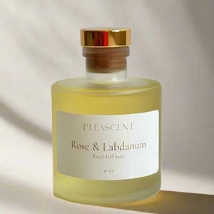 Rose and Labdanum Reed Diffuser, Pink Peppercorn Fragrance Diffuser, Minimalist Natural Diffuser Unique Gift, Luxurious Reed Diffuser