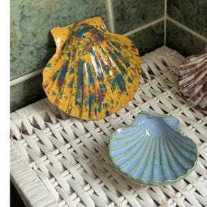 Handmade Ceramic Shell shaped Dishes, for Soap, Ornaments, Paperweight, Ideal Gifts,