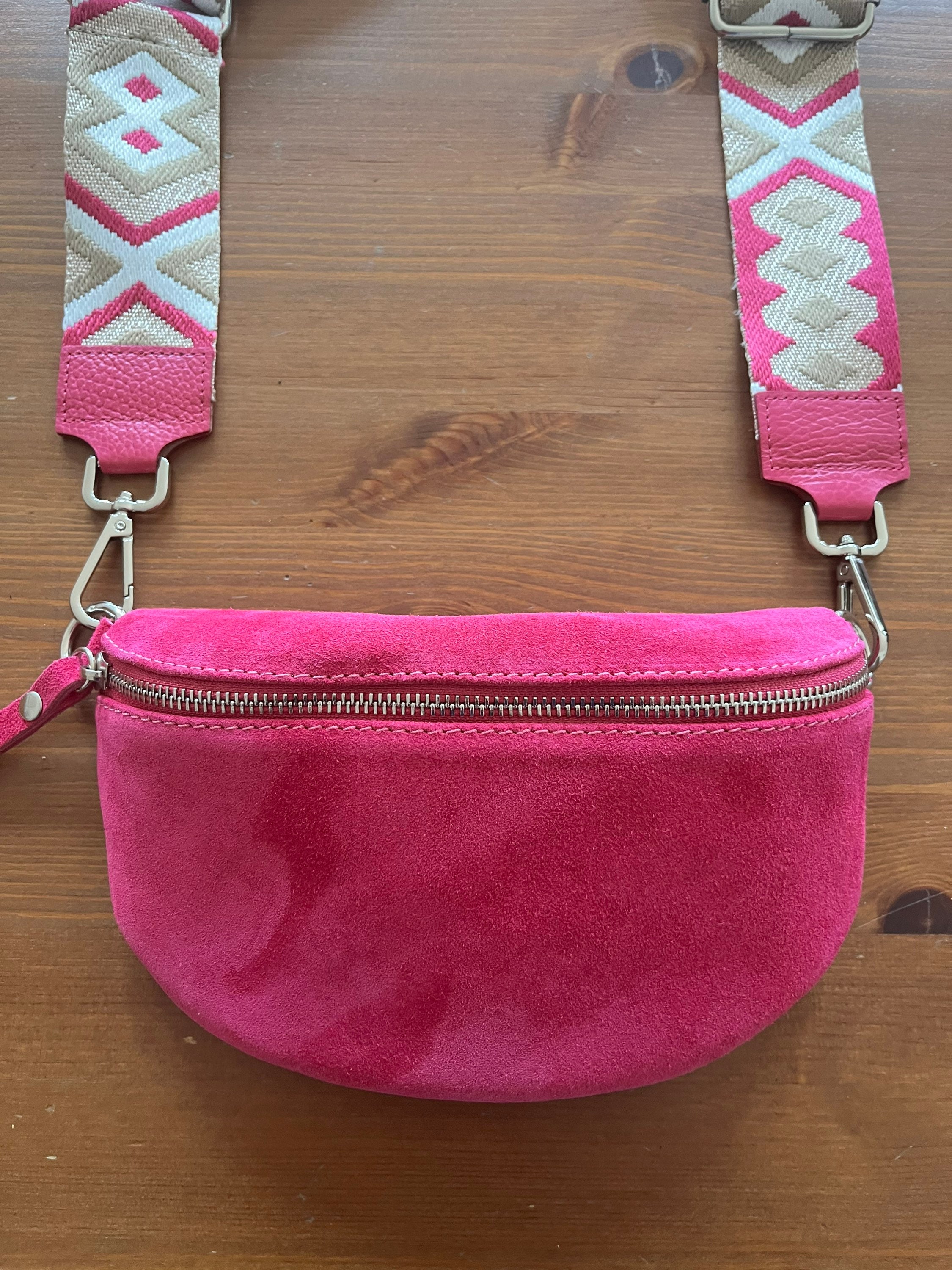 Crossbody Bag With Uni Straps and Interchangeable Straps 