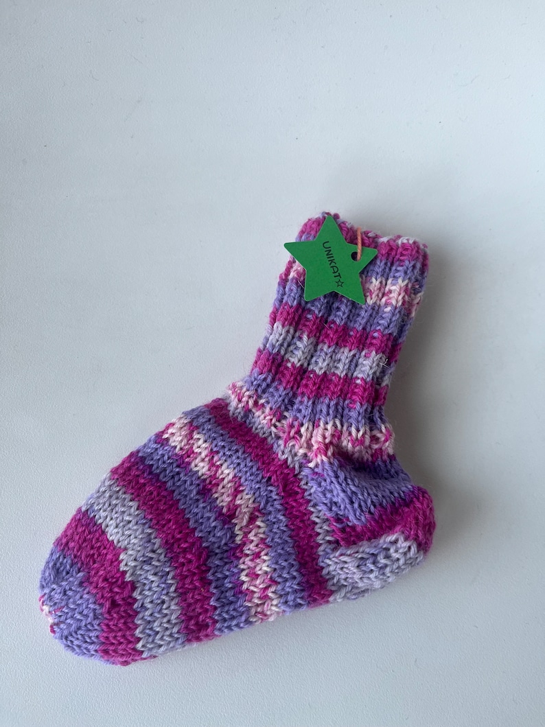 Handgestrickte Wollsocken für Kinder 22-23 lila-pink