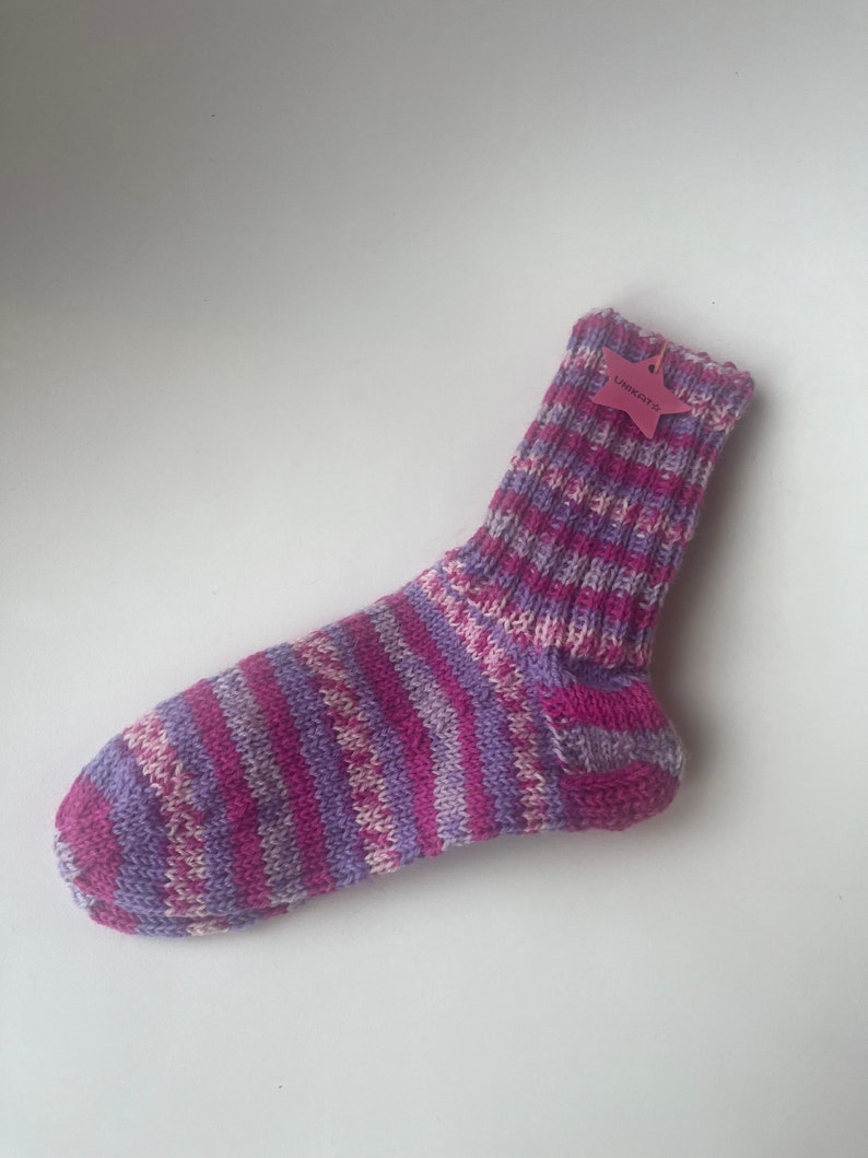 Handgestrickte Wollsocken für Kinder 32-33 lila-pink