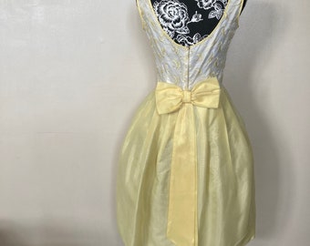 Vintage 1950s Yellow and white dress, yellow dress, embroidered dress, 1950s